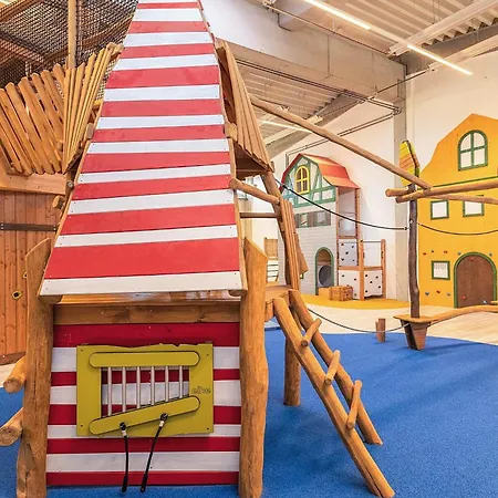 6 Person In 아파트